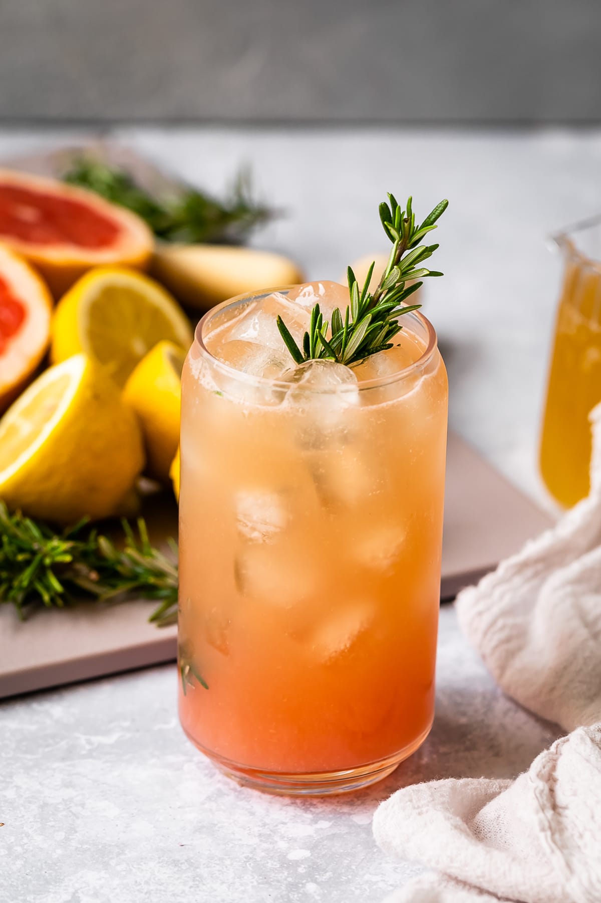Grapefrukt -ingefära kombucha mocktail – Skinnytaste